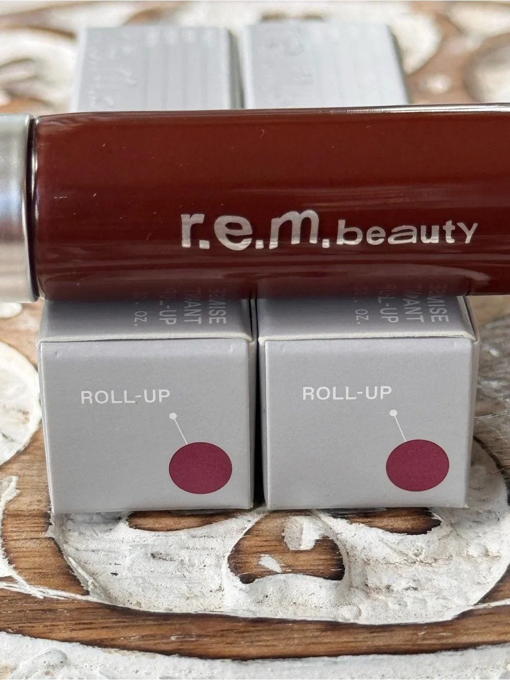 r.e.m. Beauty On Your Collar Plumping Lip Gloss 8.4ml NIB 2-Pack!